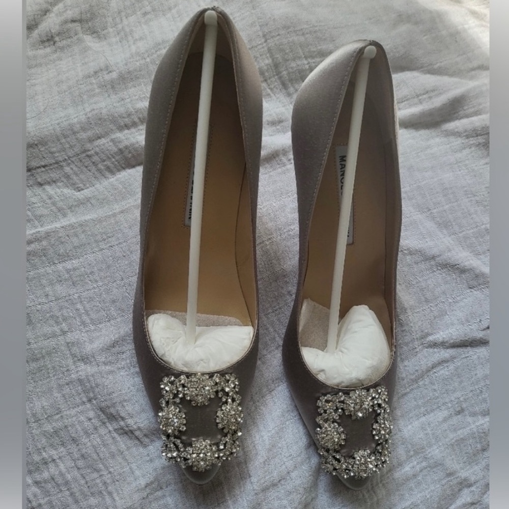 Brand new AUTHENTIC Manolo Blahnik Hangisi 70mm Heels